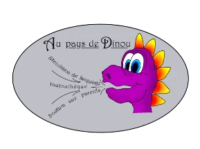Purple dinosaur with orange spines smiling inside a gray oval with French text promoting language stimulation and parent support.