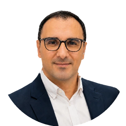 Portrait de Farouk Houari, agent de communication et administratif.