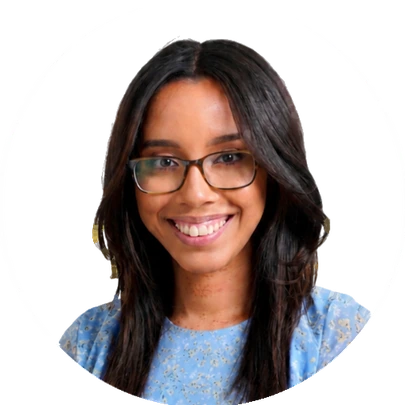 Portrait de Malika Aklil, agente de développement communautaire.